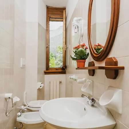 Villa Luzzago Ponte Di Legno Room photo