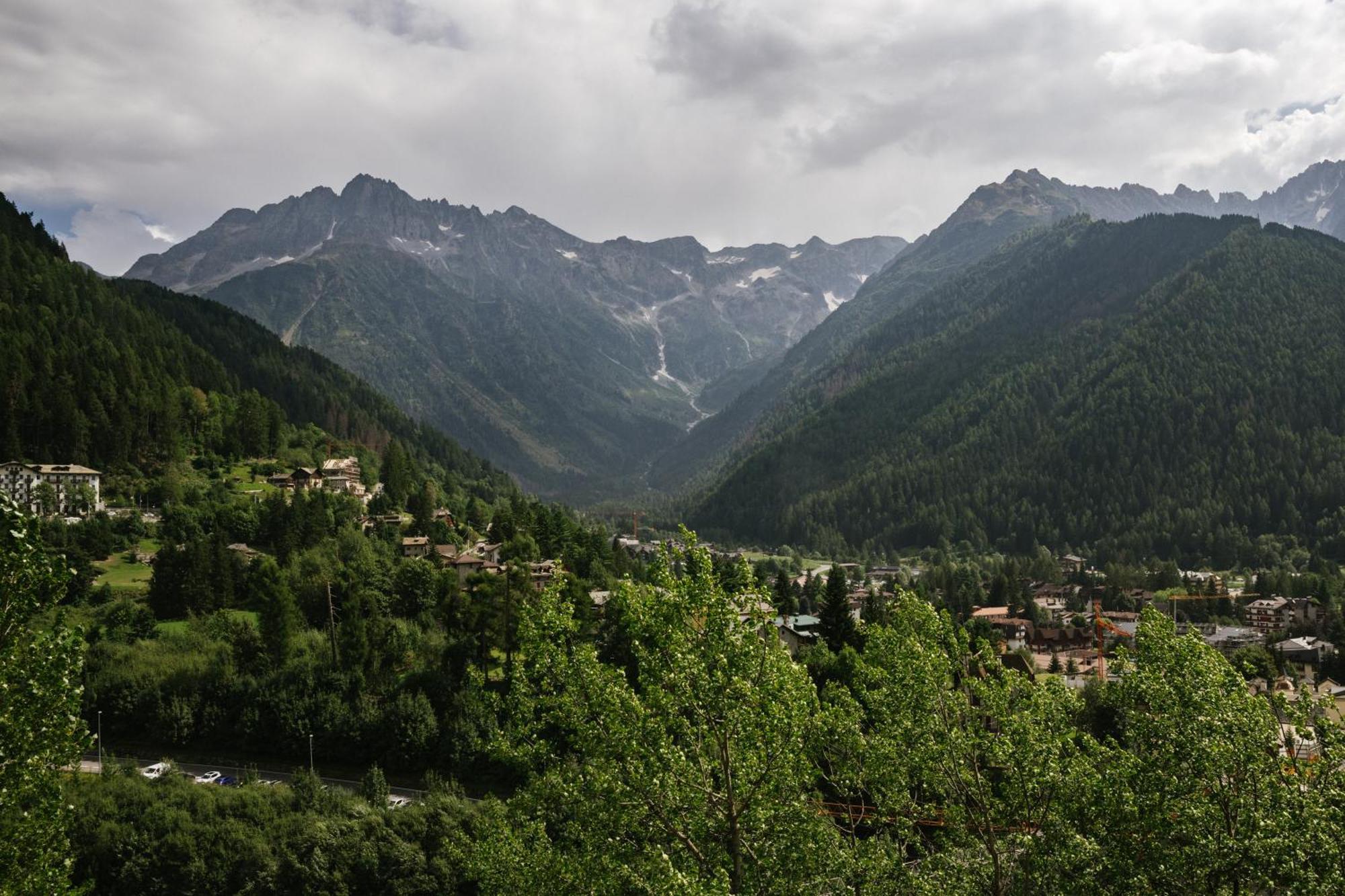 Luzzago *