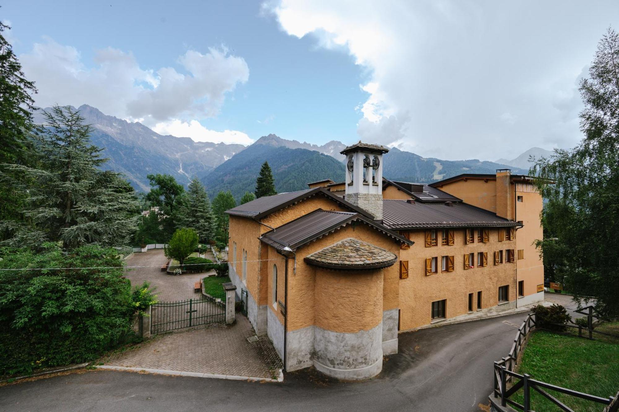 Luzzago Hotel Ponte Di Legno
