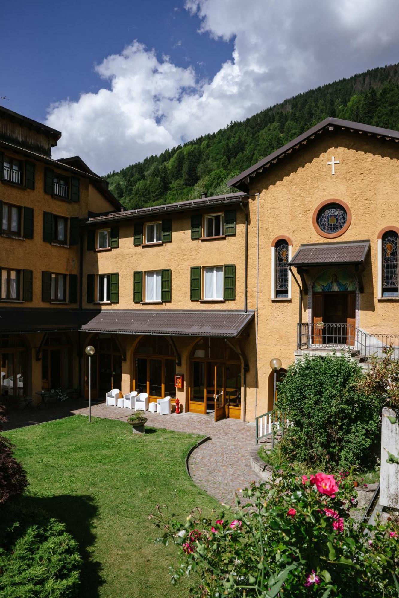 Luzzago Hotel *